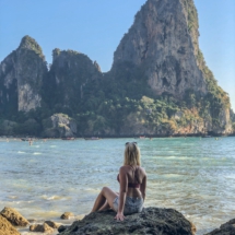 8BE052E0-4DFA-4672-B930-3BF408D9329D