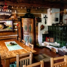 7D8B61E4-0134-4CE5-B660-E09685DD6C1D