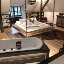 7033BB39-6679-4A8B-B7C8-B69CDB60C290