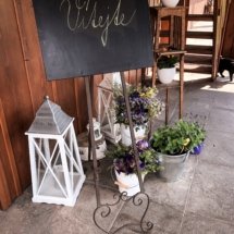 0F7B9E40-3AA3-431E-9DFD-00D33ACB3D4E